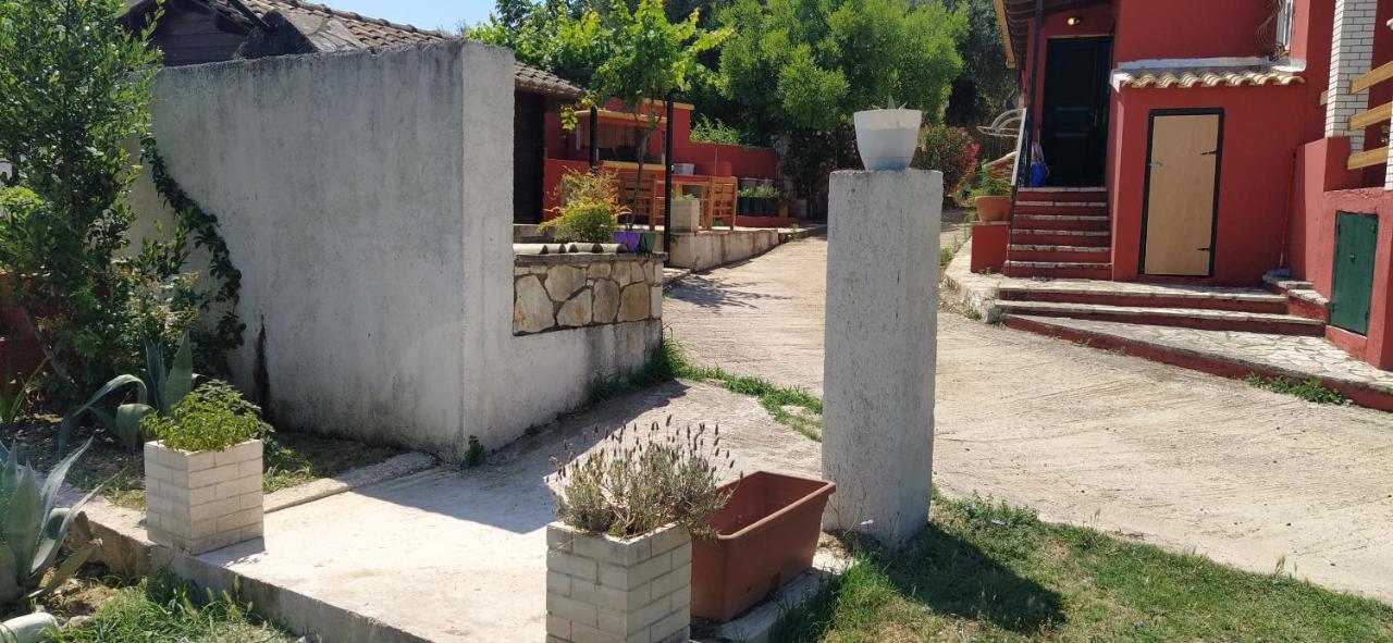 House In The Country Guest House Vatos Bagian luar foto